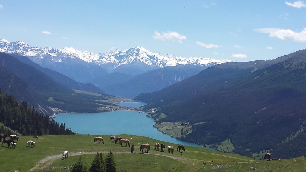 Bed and Breakfast Reschnerhof Resia Esterno foto